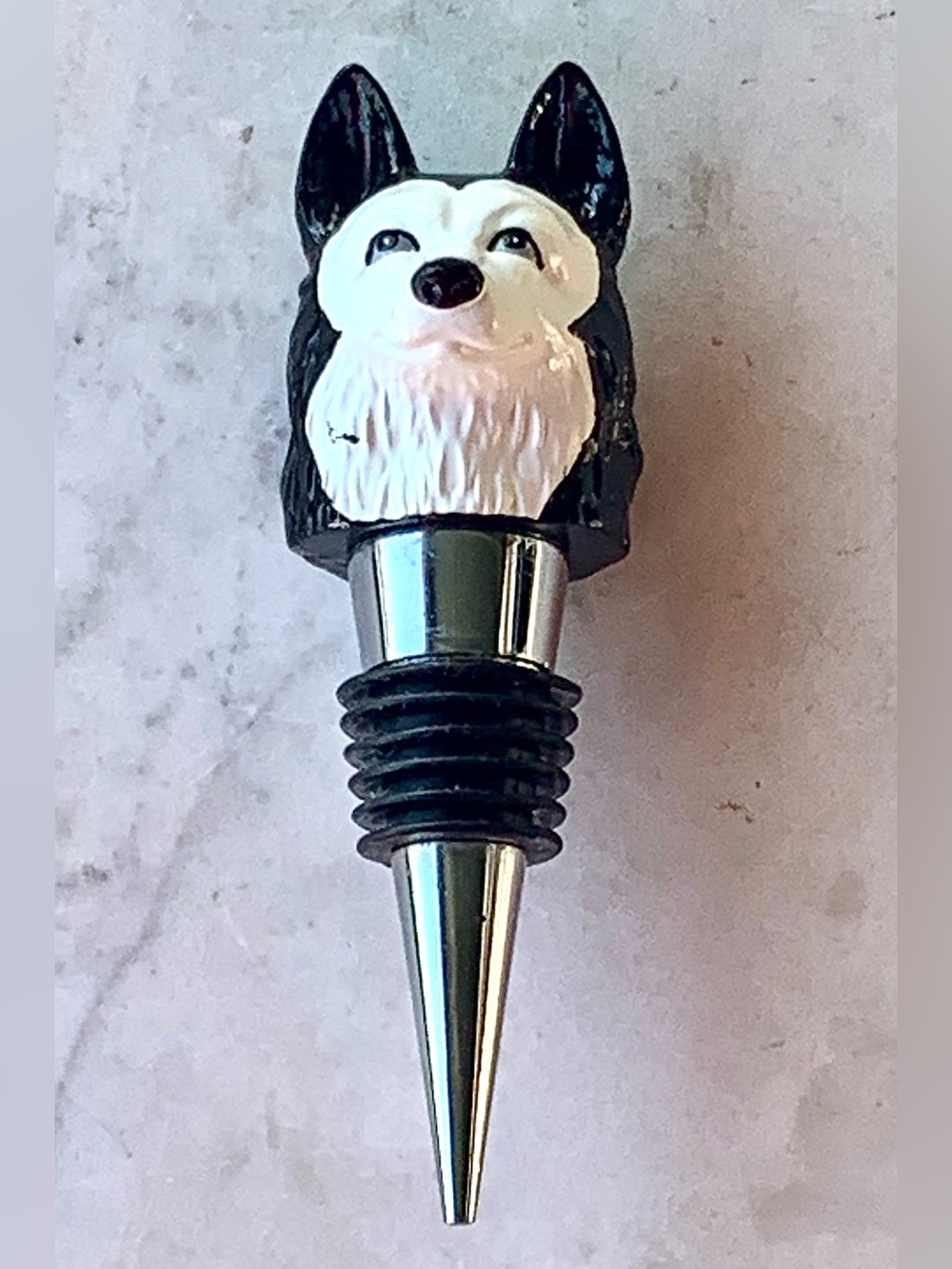 WILD EYE DESIGNS WINE STOPPER DOG BLACK WHITE NEW IN BOX 4 INCH